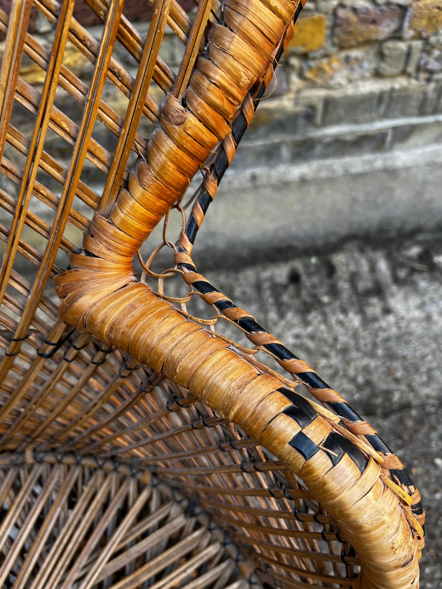Peacock Chair: Natural Wicker Twist Base Full Size
